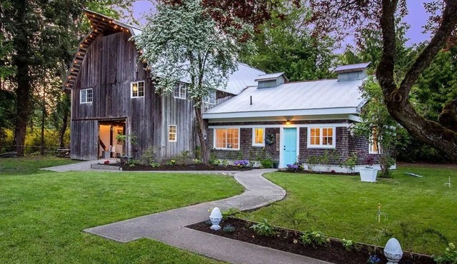 The Retreat at August Ciderhouse- Farmstay 5 minutes from Edmonds-Seattle ferry