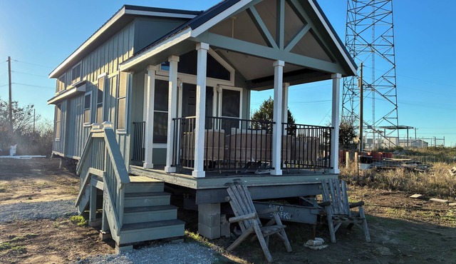 Tiny Home on acreage. Horse boarding available.