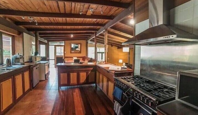 Tranquil Forest Hideaway in Pemberton