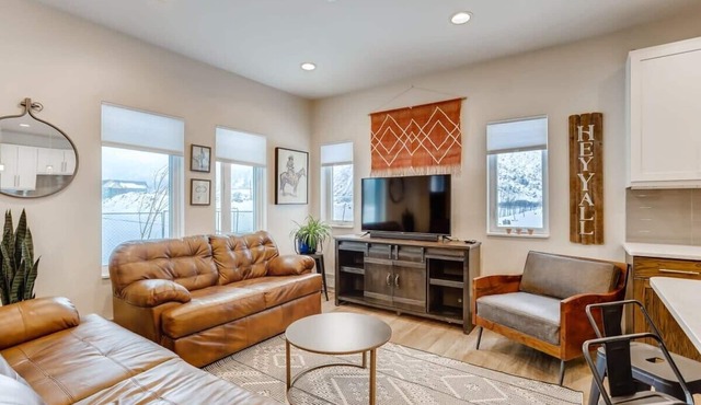 Trekker Townhome/Mountain Charm/New Floors!