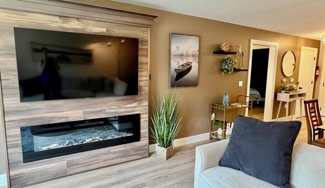 Updated 2 BR Interlaken condo close to Lodge & GN/Outdoor Pool/Easy Parking