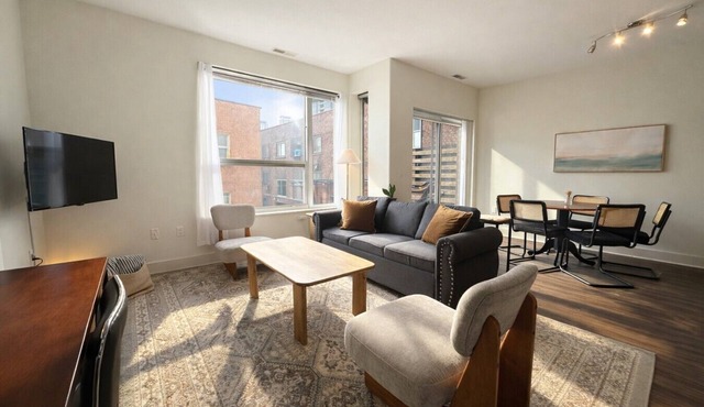 Upscale Apartment Near Lake Michigan · Sleeps 6-7
