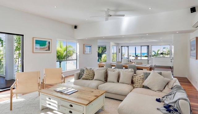 Voyagers Vista - Walk to Beach & Sunshine Beach Village