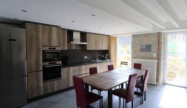 Warm and cozy house: Heart of Sainte-Marie-du-Mont (from 2 to 8 guests)