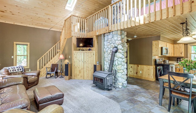 Waterfront Cabin on Trout Lake w/Private Dock!
