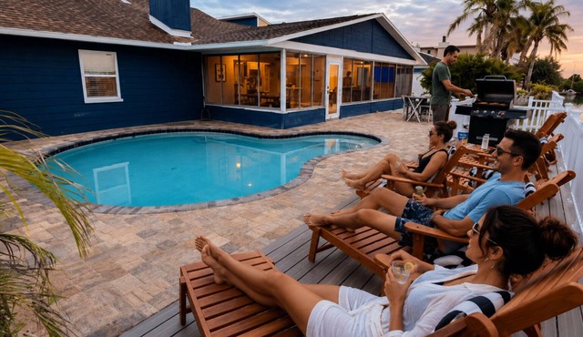Waterfront Home, 5 bedrooms, Heated Pool, Sunsets!