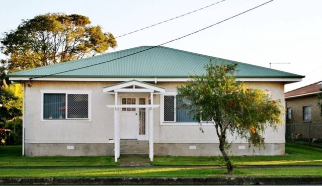 Welcome to HARDY'S BEACH HOUSE, EVANS HEAD