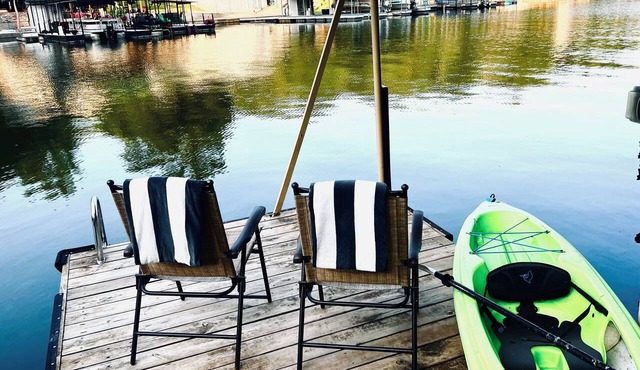 You could be here! Private Dock Boat slip NO WAKE cove. Cozy Cottage sleeps 6