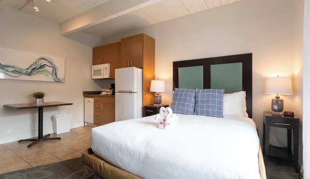 Your San Clemente Studio Escape! Swimming Pool w/Kitchen