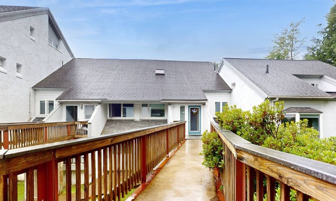 Warren Condo | 110 m² Condo ∙ 3 bedrooms ∙ 6 guests