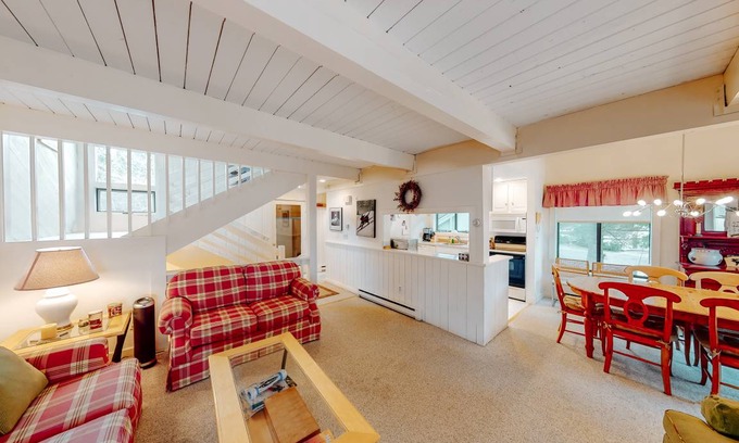 Bromley Mountain Condo | 139 m² Condo ∙ 3 bedrooms ∙ 8 guests