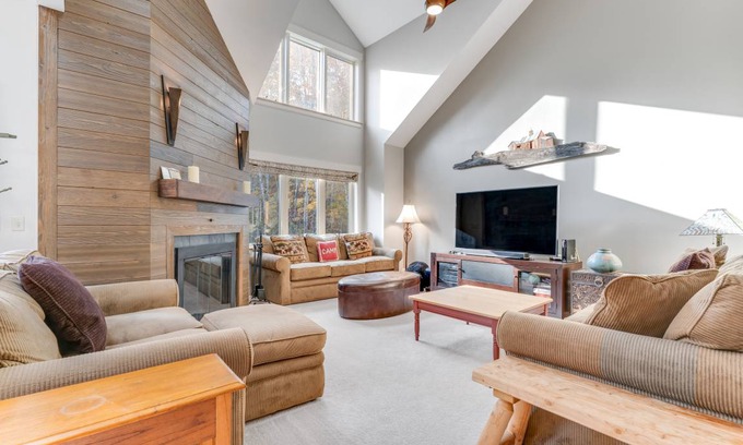 Ludlow Condo | 168 m² Condo ∙ 3 bedrooms ∙ 10 guests
