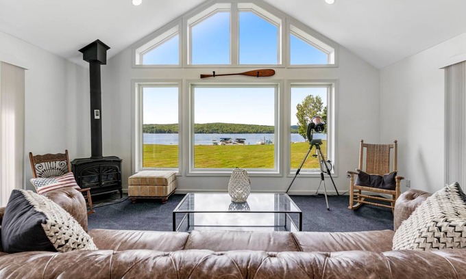 Neshobe Beach House | 223 m² House ∙ 1 bedroom ∙ 2 guests