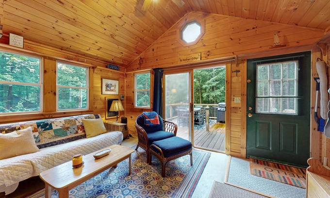 Hubbardton Cabin | 73 m² Cabin ∙ 2 bedrooms ∙ 6 guests