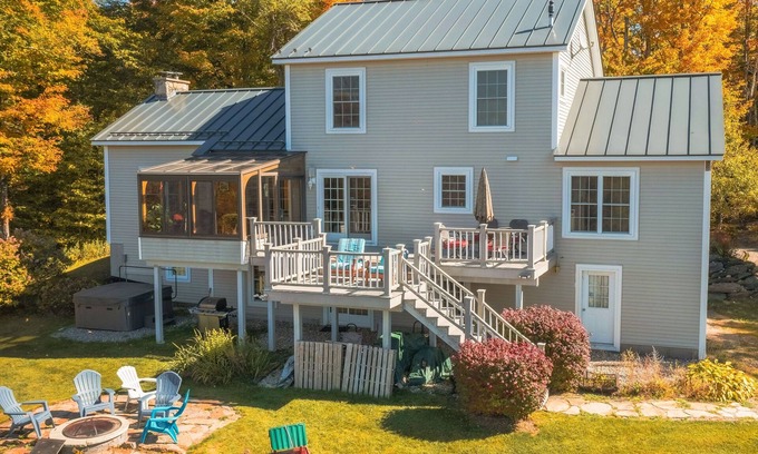 Stratton and Bromley Ski Areas House | Beautiful house w/mountain & pond views, hot tub, pool table, bbq, firepit, w/d