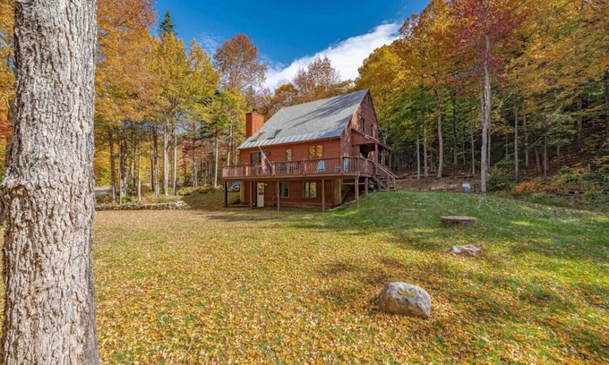 West Dover Apartment | Cozy Villager Chalet | Mountain Views | Firepit