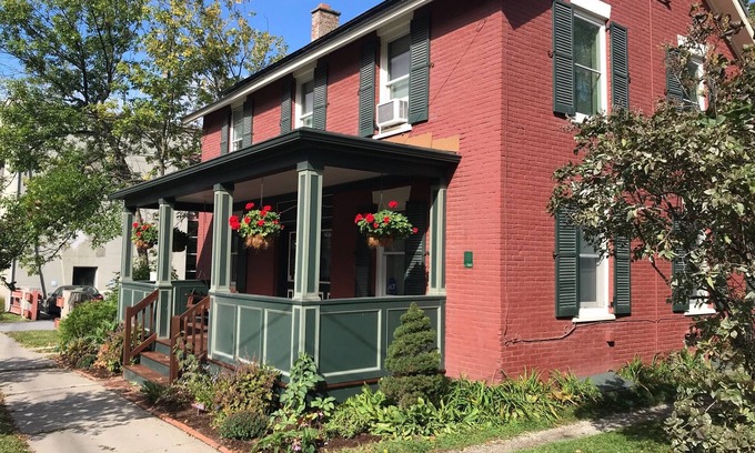 Burlington Apartment | Downtown duplex with yoga room, 1 block from Lake Champlain