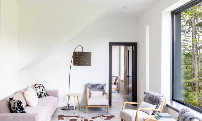 Moscow House | Serene Forest Oasis, 2 King Beds, Chef's Kitchen