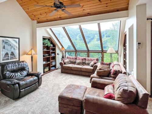 Central Vermont- Killington House | Sunrise Northstar B1 - Bear View