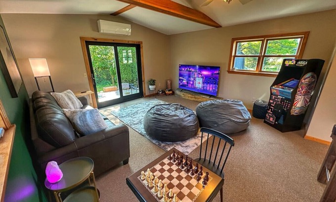 Manchester Center Apartment | Sunrise Surprise spacious, great for entertaining