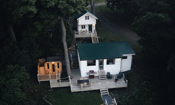 Bridport Cabin | The Tacklebox on Lake Champlain, Sauna & Hot Tub