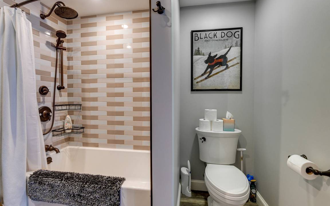 Photo of Bathroom in Warren
