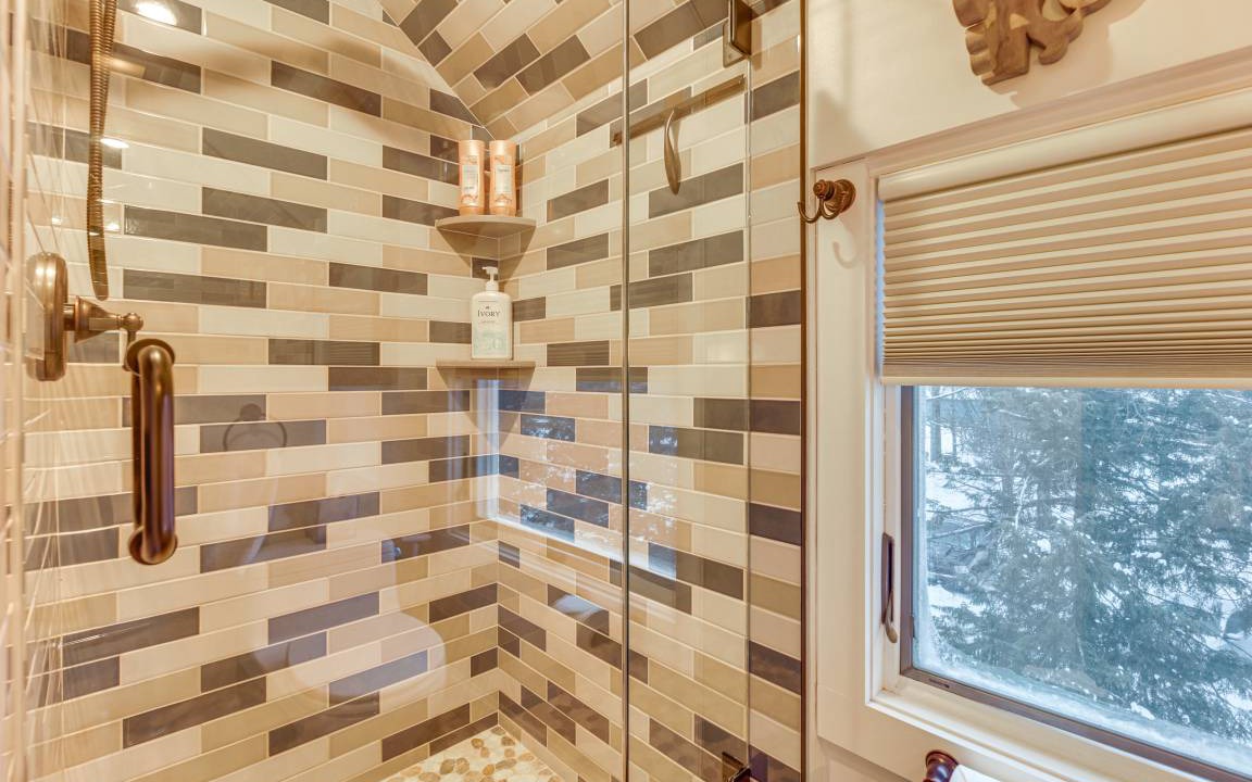 Photo of Bathroom in Warren