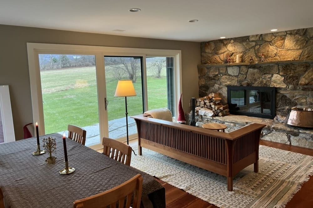Photo of Livingroom in Mount Tabor