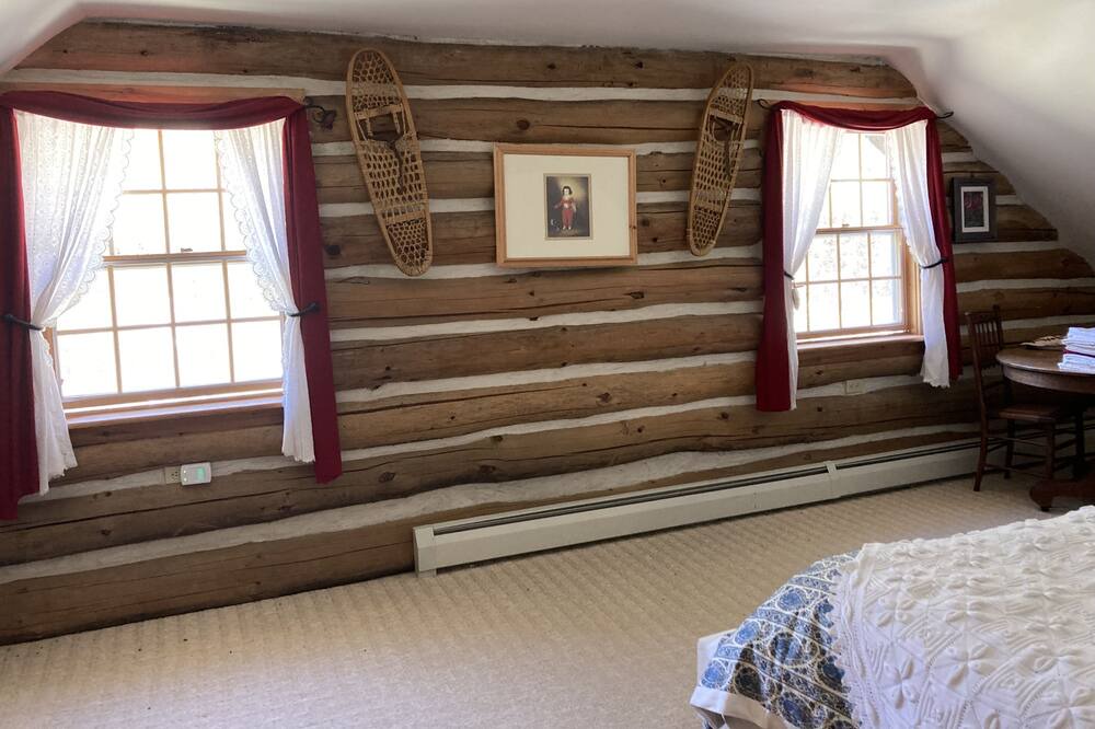 Photo of Bedroom in Clarendon