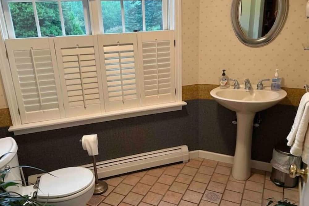 Photo of Bathroom in West Townshend