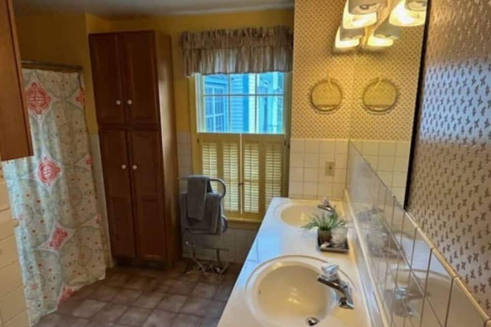 Photo of Bathroom in West Townshend
