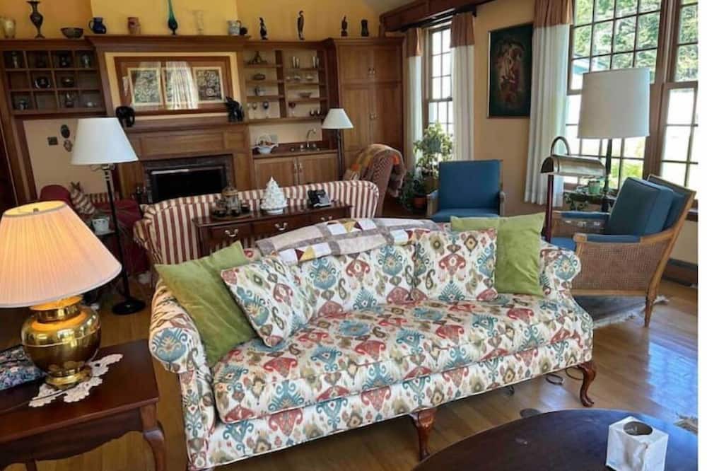 Photo of Livingroom in West Townshend