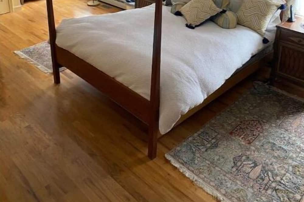 Photo of Bedroom in West Townshend