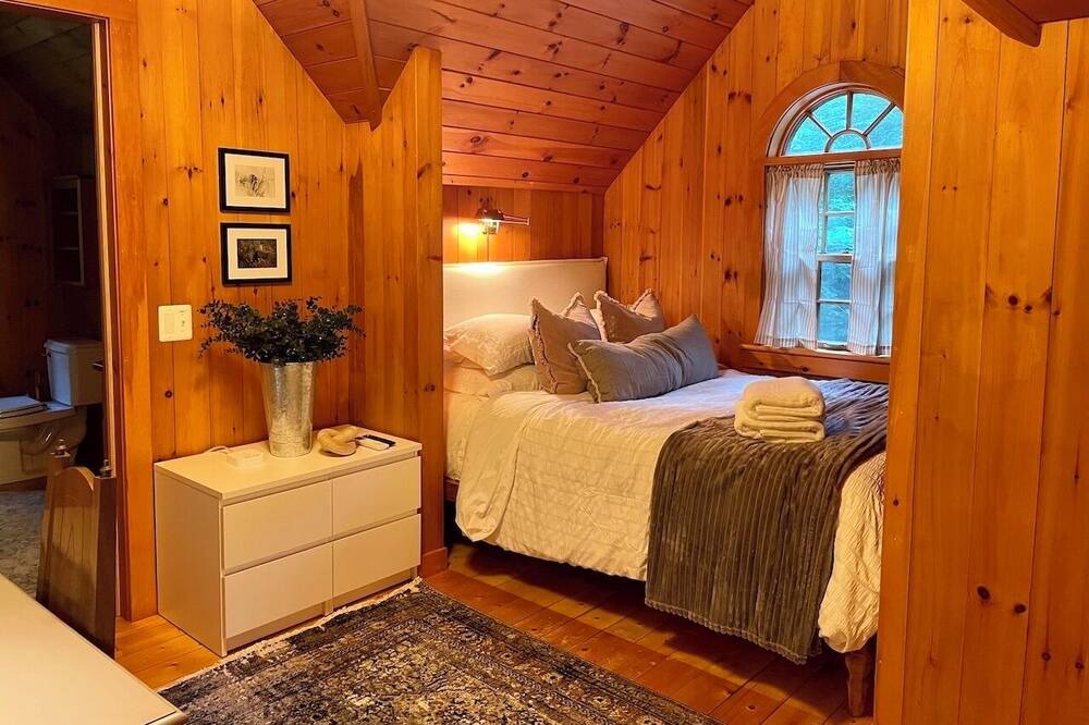 Photo of Bedroom in Middletown Springs