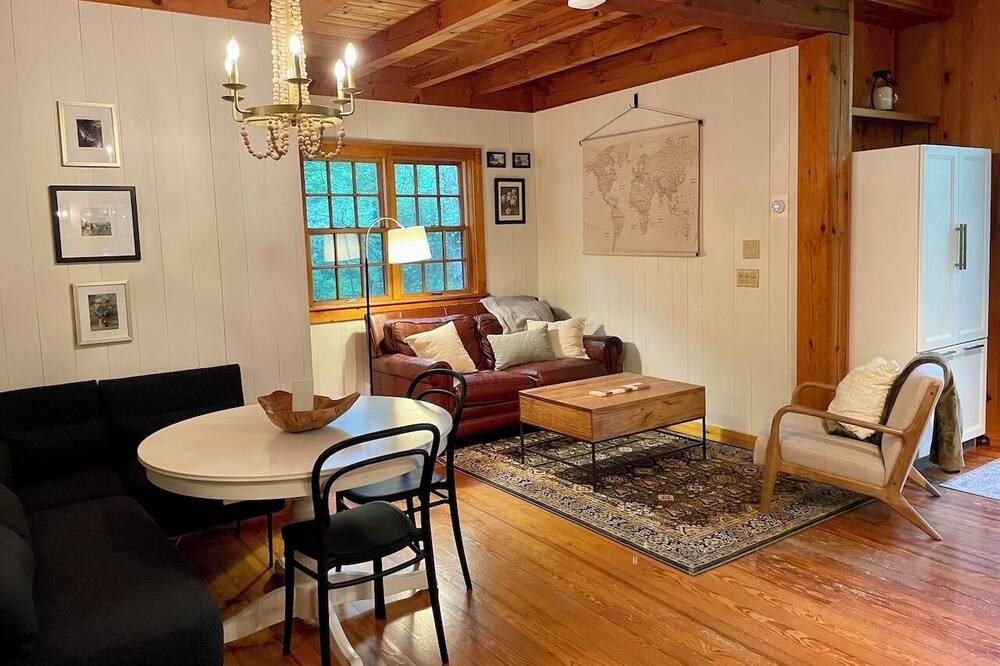 Photo of Livingroom in Middletown Springs