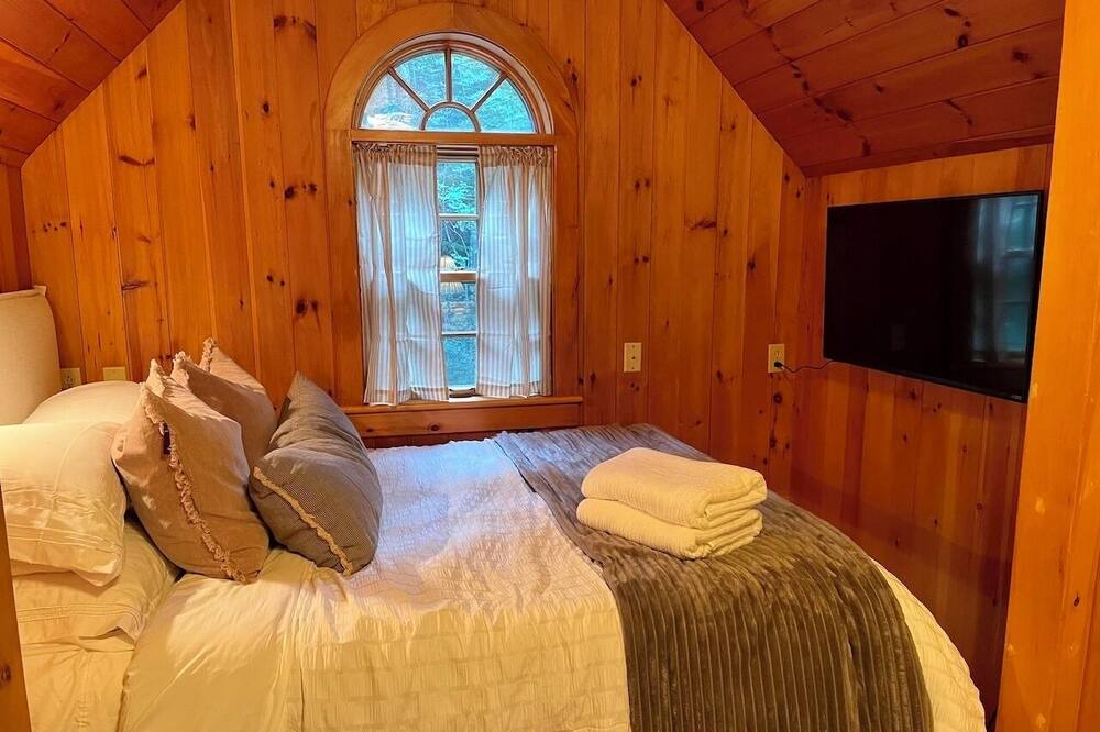 Photo of Bedroom in Middletown Springs