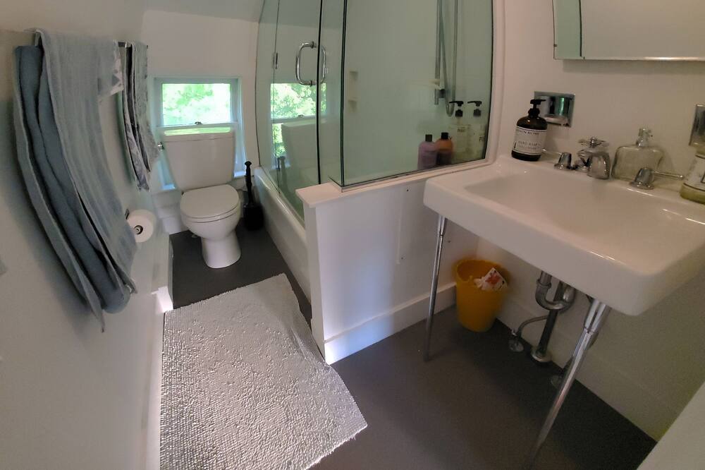 Photo of Bathroom in Danby