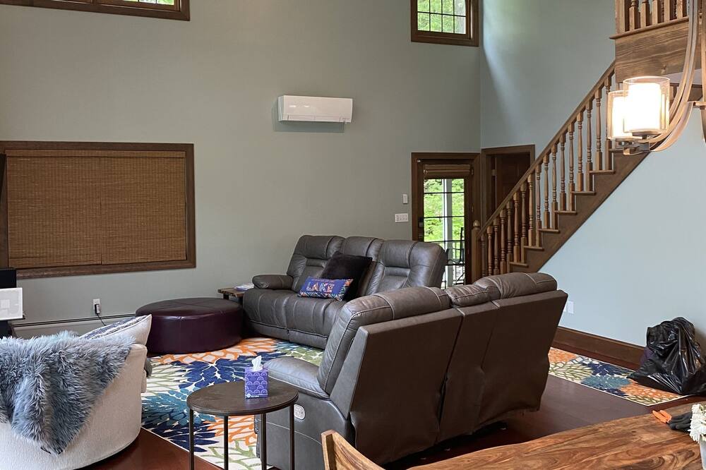 Photo of Livingroom in Poultney