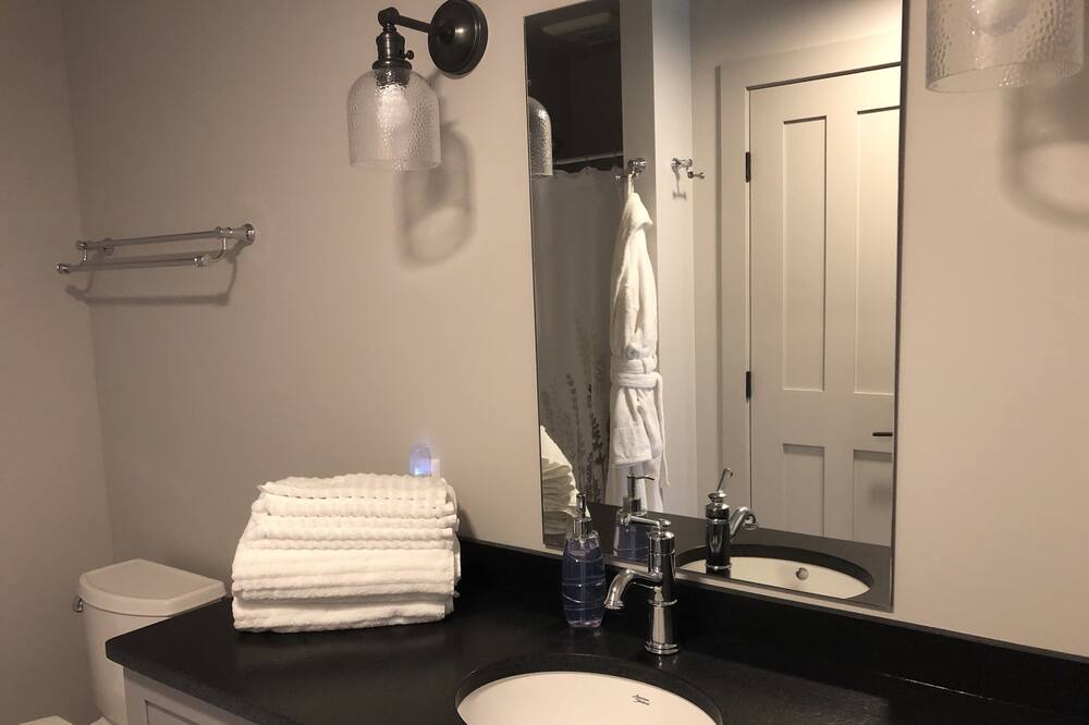Photo of Bathroom in Middlebury - Warren
