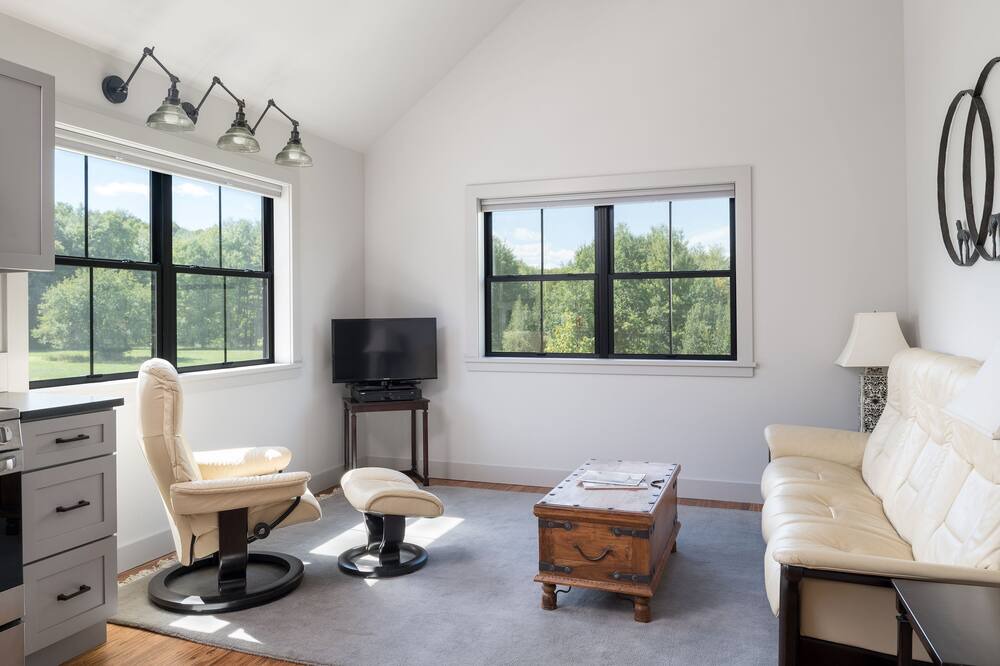 Photo of Livingroom in Middlebury - Warren