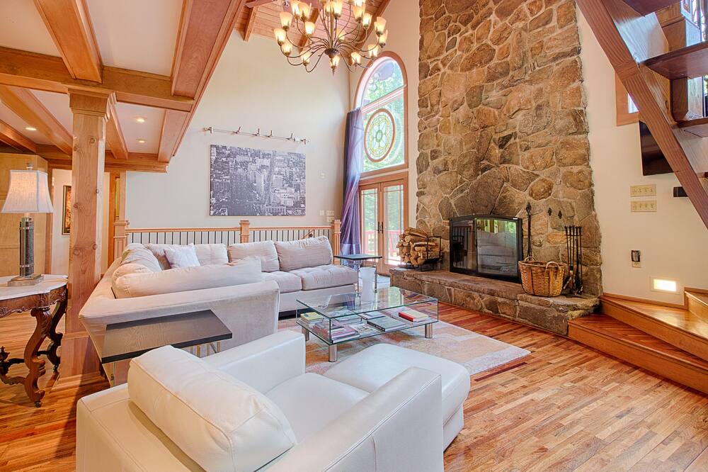 Photo of Livingroom in Newfane