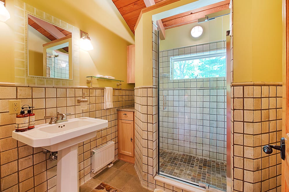 Photo of Bathroom in Newfane