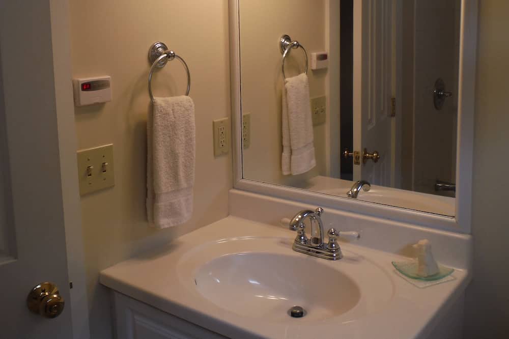 Photo of Bathroom in Stowe Hollow