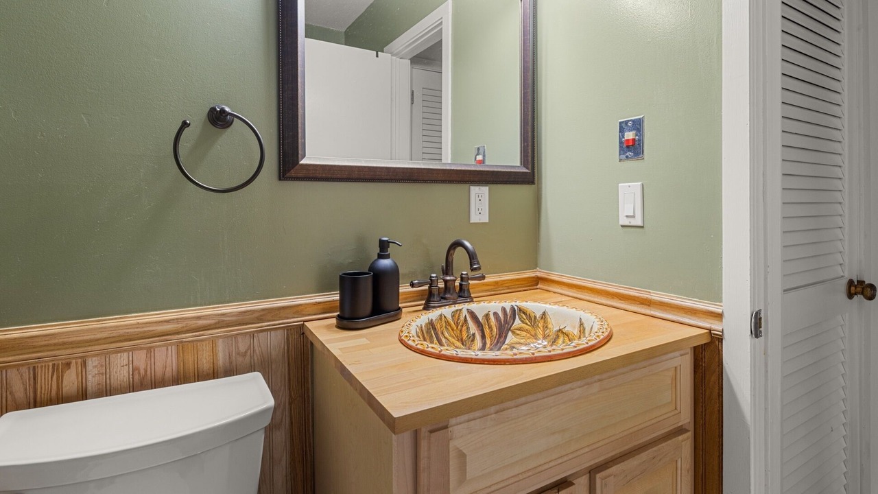 Photo of Bathroom in Warren