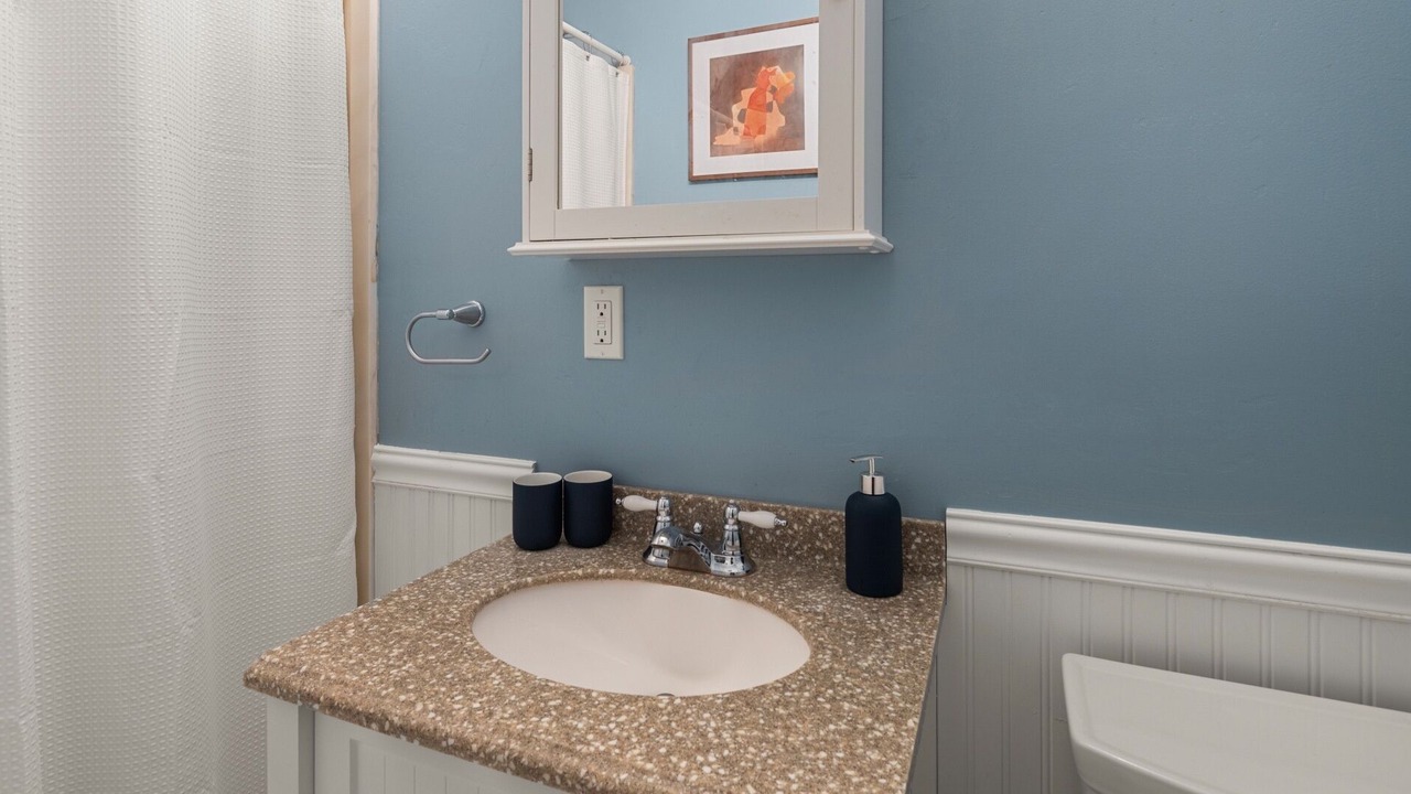 Photo of Bathroom in Warren