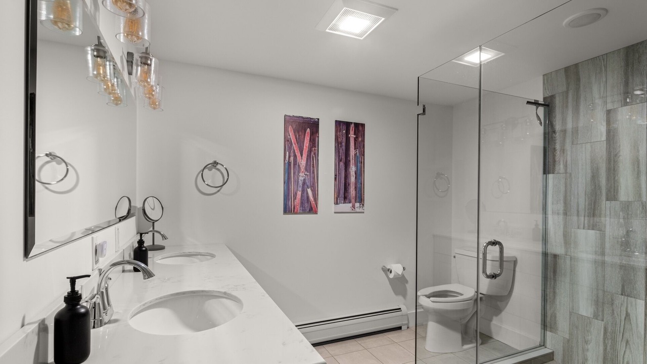 Photo of Bathroom in Warren