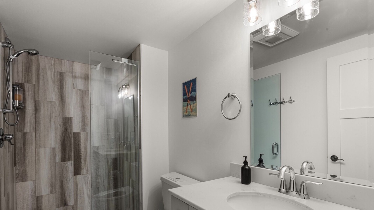 Photo of Bathroom in Warren