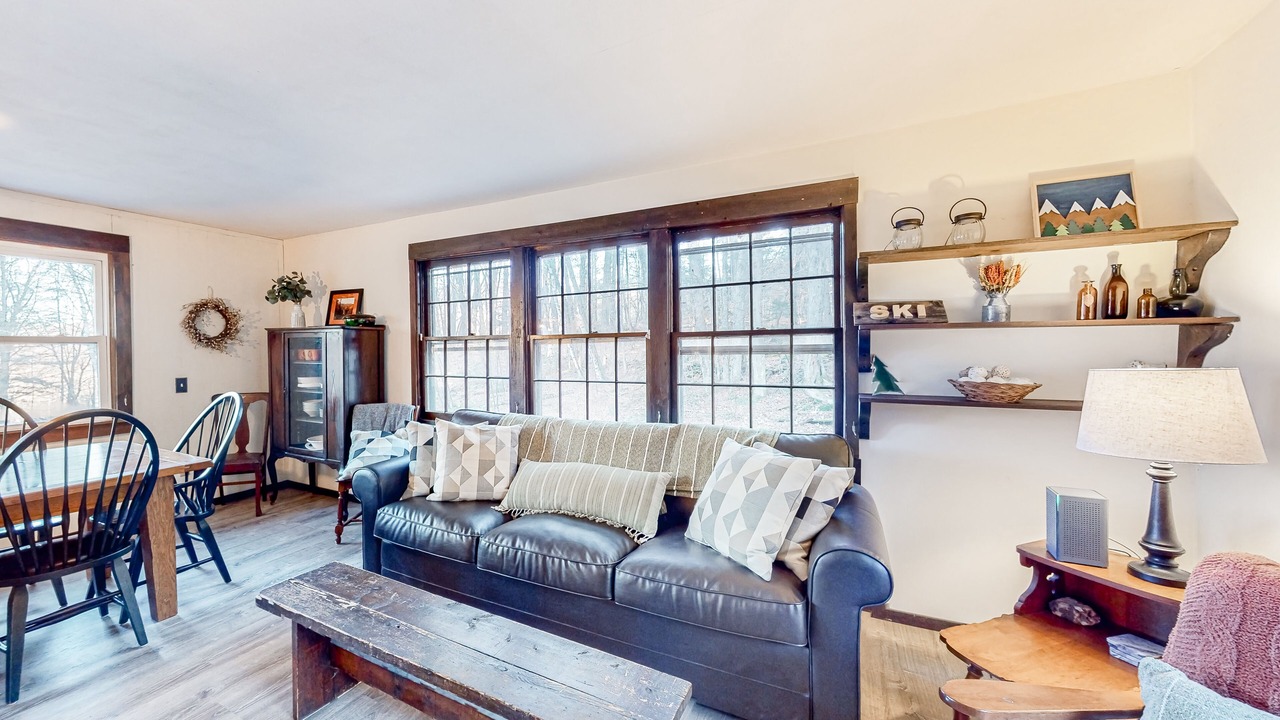 Photo of Livingroom in Ira