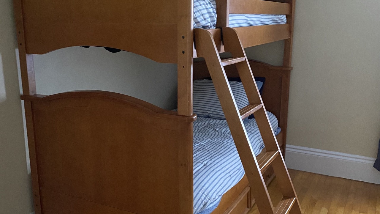 Photo of Bedroom in St. Albans Historic District