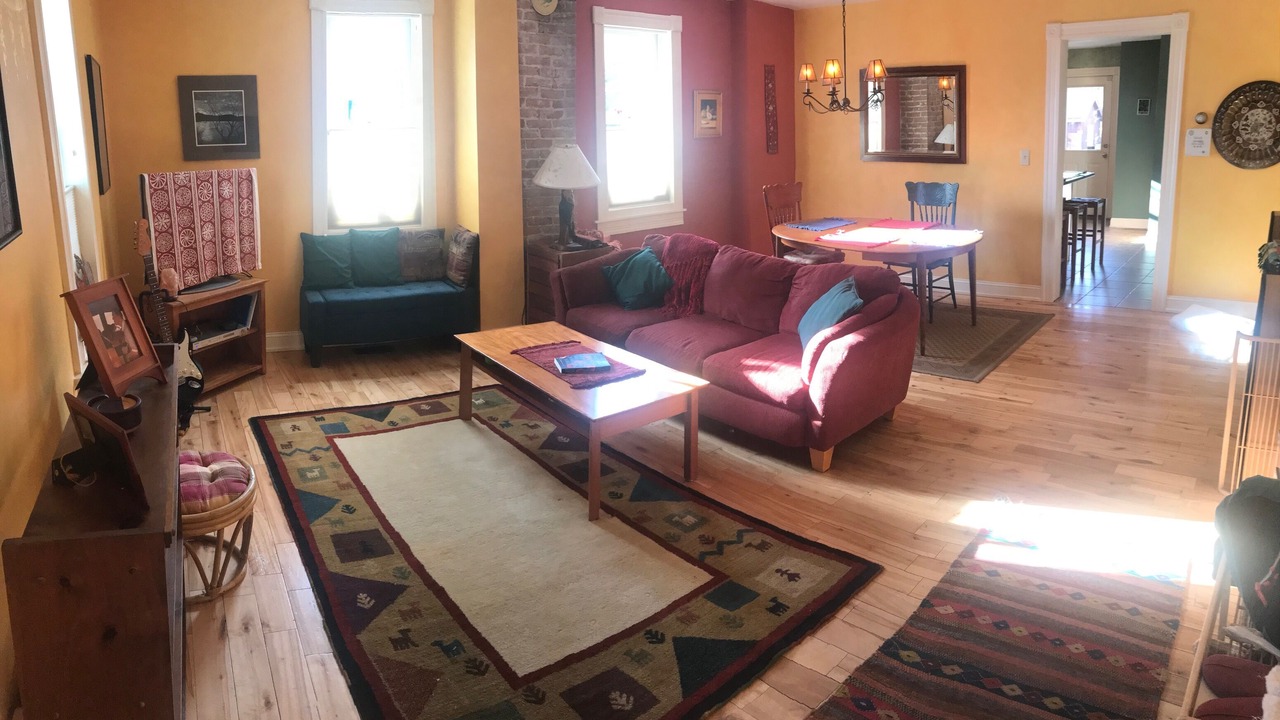 Photo of Livingroom in Burlington